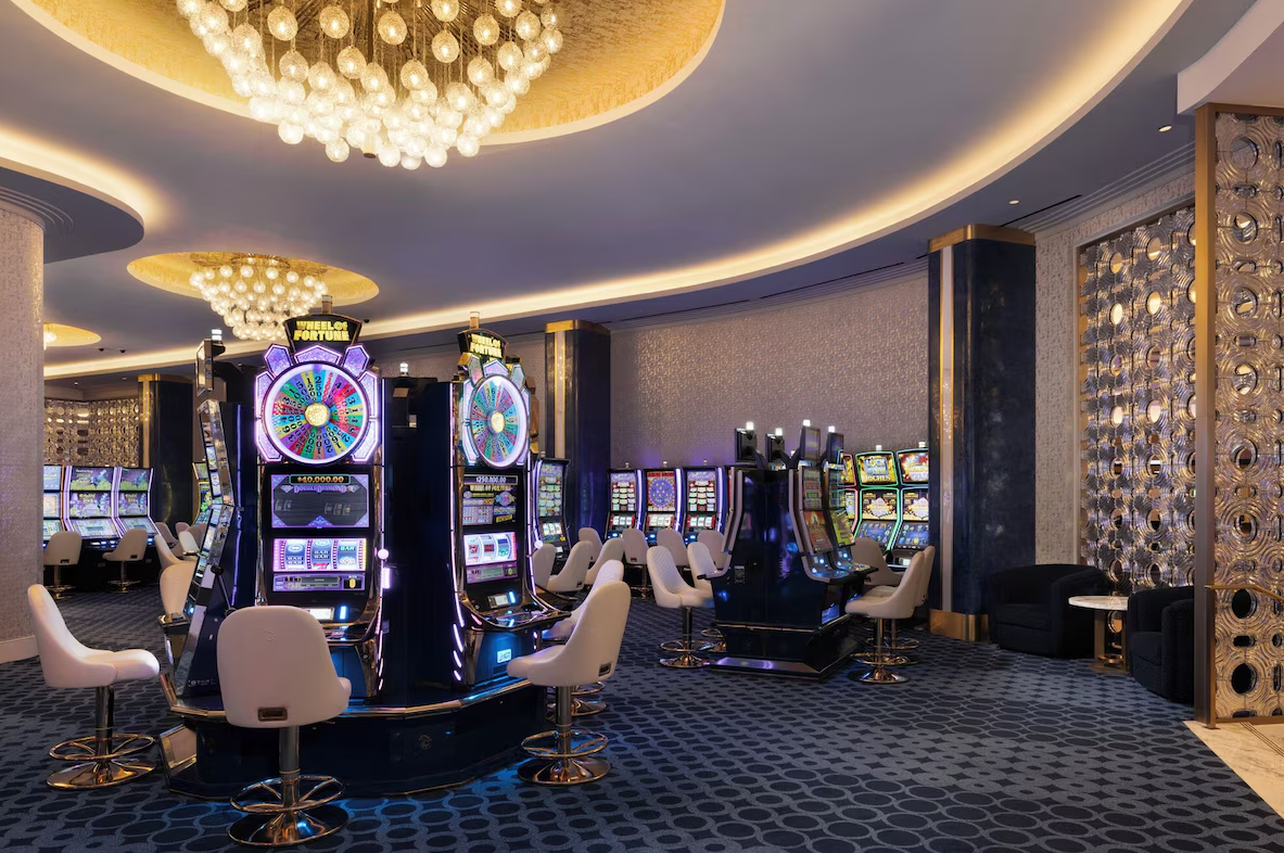 Fontainebleau Las Vegas: Luxury and Elegance Awaits